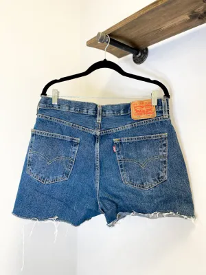 Vintage Levi Cutoff Shorts 34